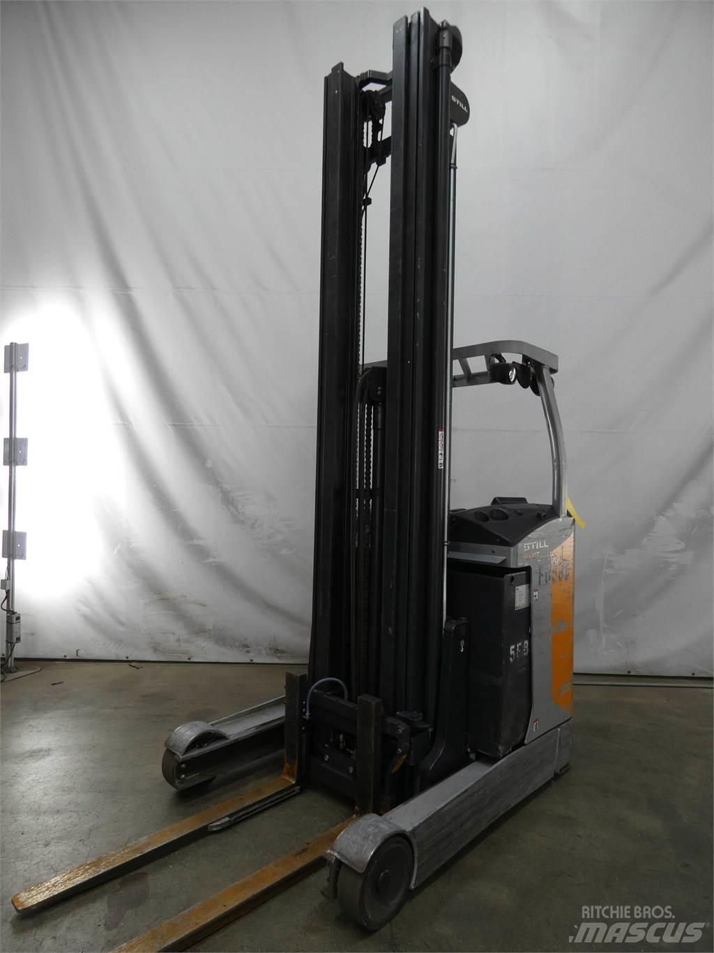 Still FM-X17 Reach trucks