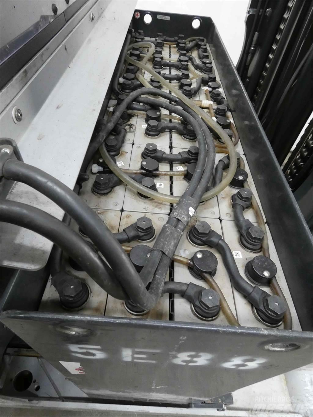 Still FM-X17 Reach trucks