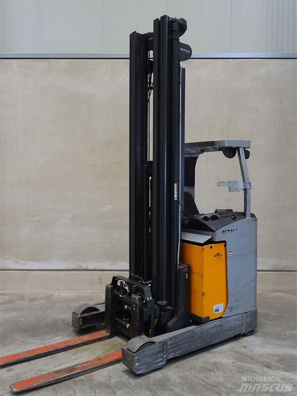 Still FM-X17 Reach trucks