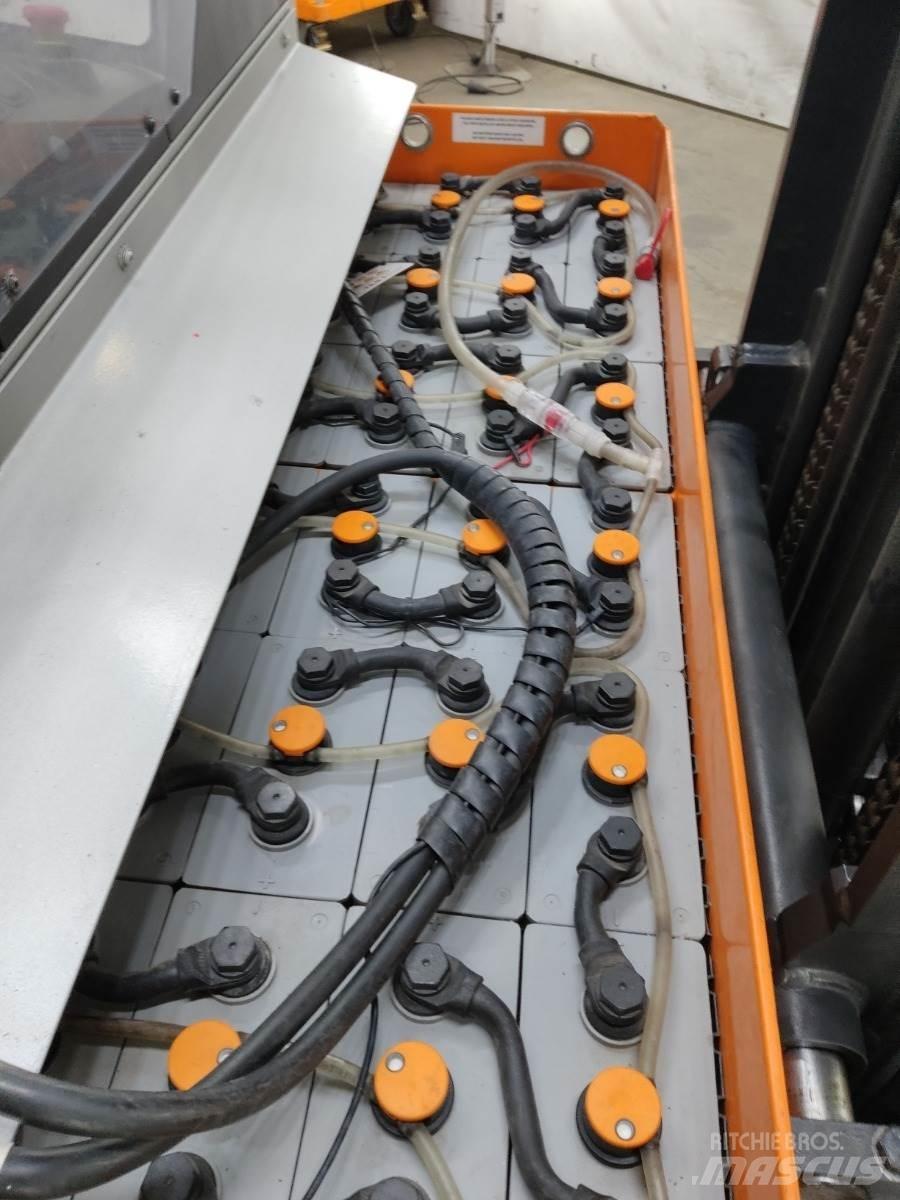 Still FM-X17 Reach trucks