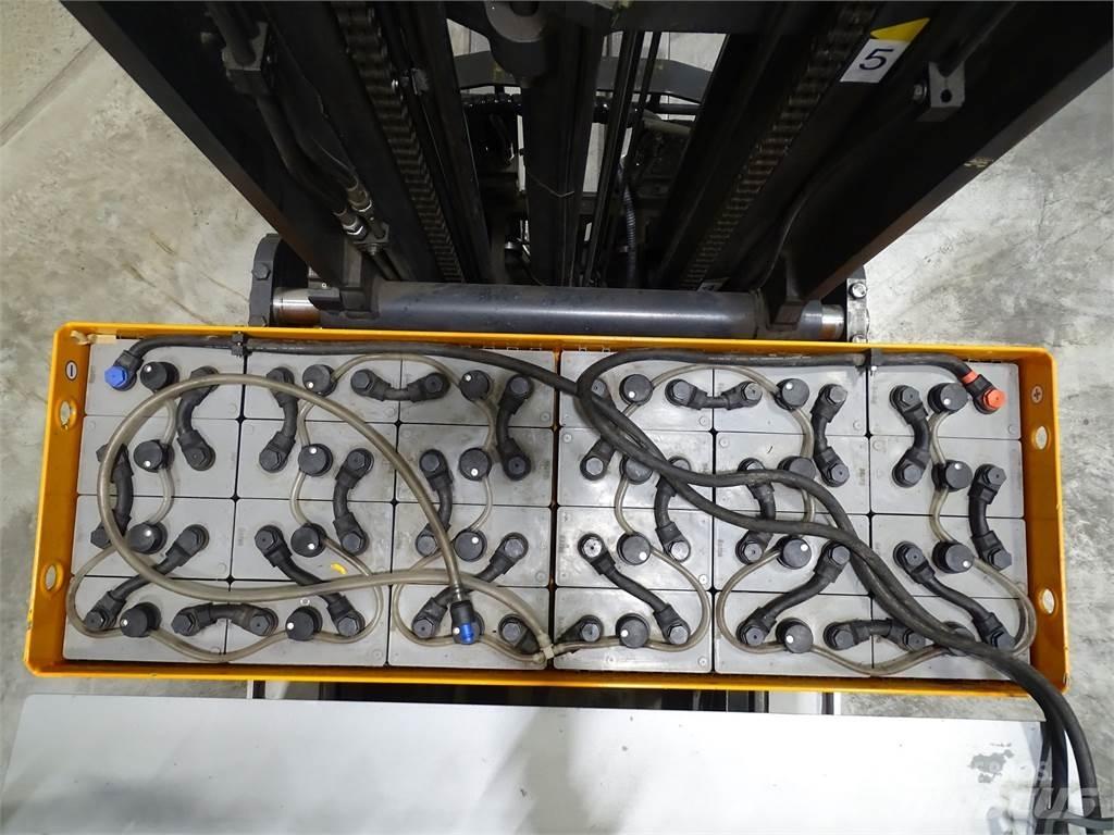 Still FM-X17 Reach trucks