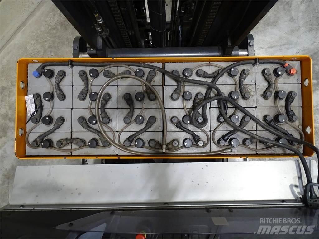 Still FM-X17 Reach trucks