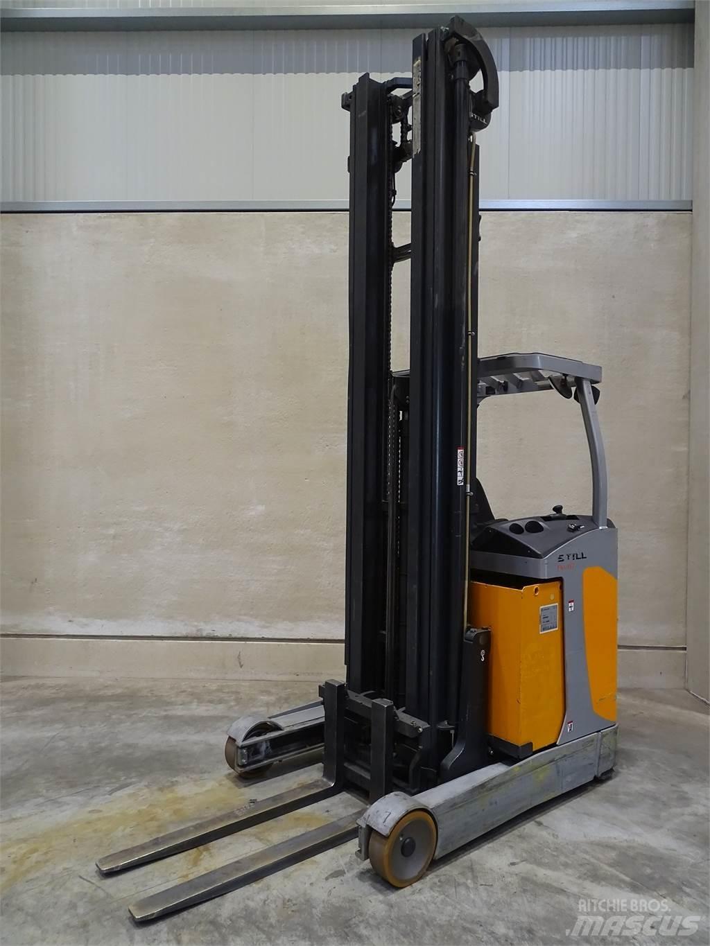 Still FM-X17 Reach trucks
