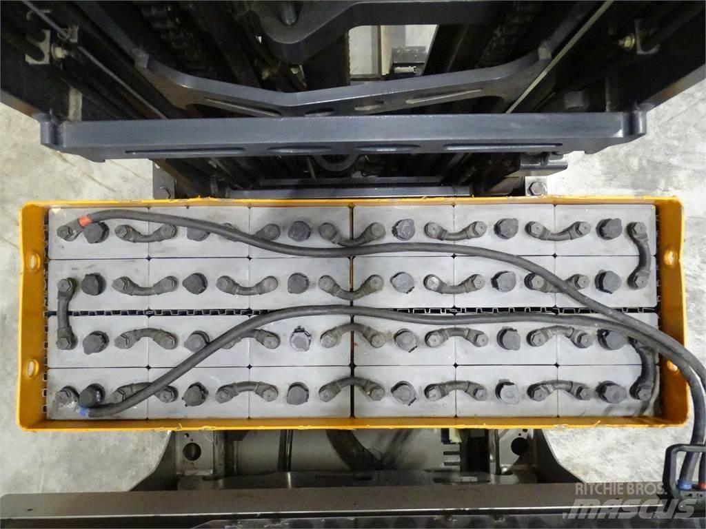 Still FM-X17 Reach trucks