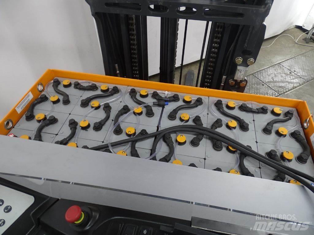 Still FM-X20 Reach trucks