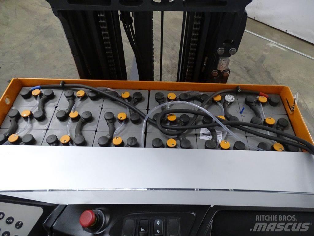 Still FM-X25 Reach trucks