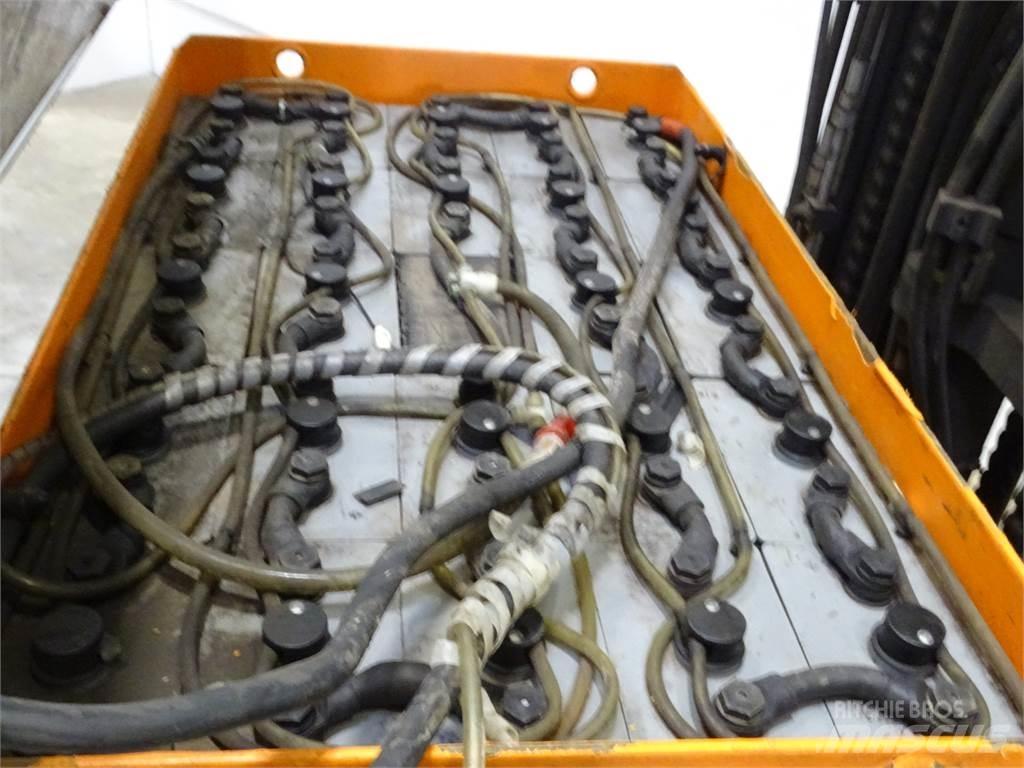 Still FM-X25 Reach trucks