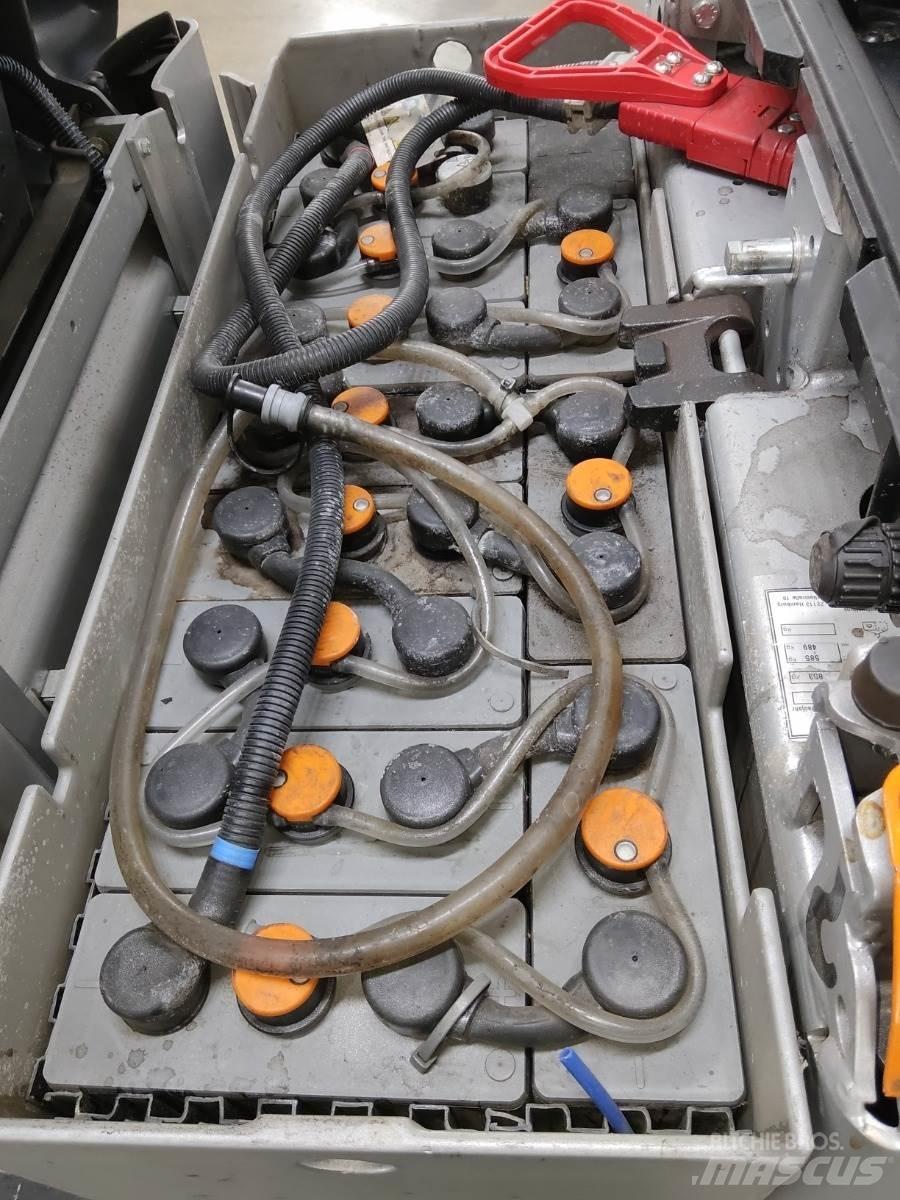 Still LTX50 Towing trucks