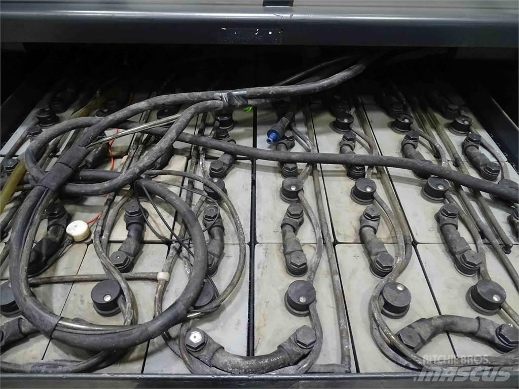 Still R07-25 Towing trucks