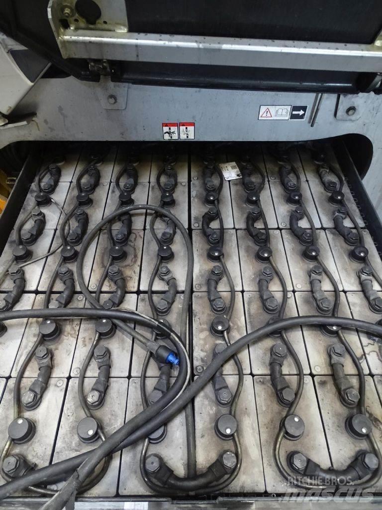 Still RX60-40 Electric forklift trucks