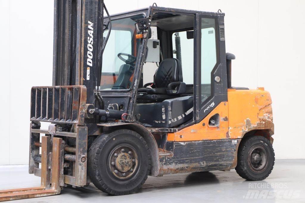 Doosan D50SC-5 Diesel trucks
