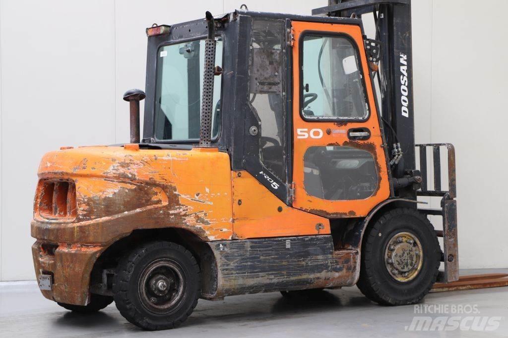 Doosan D50SC-5 Diesel trucks