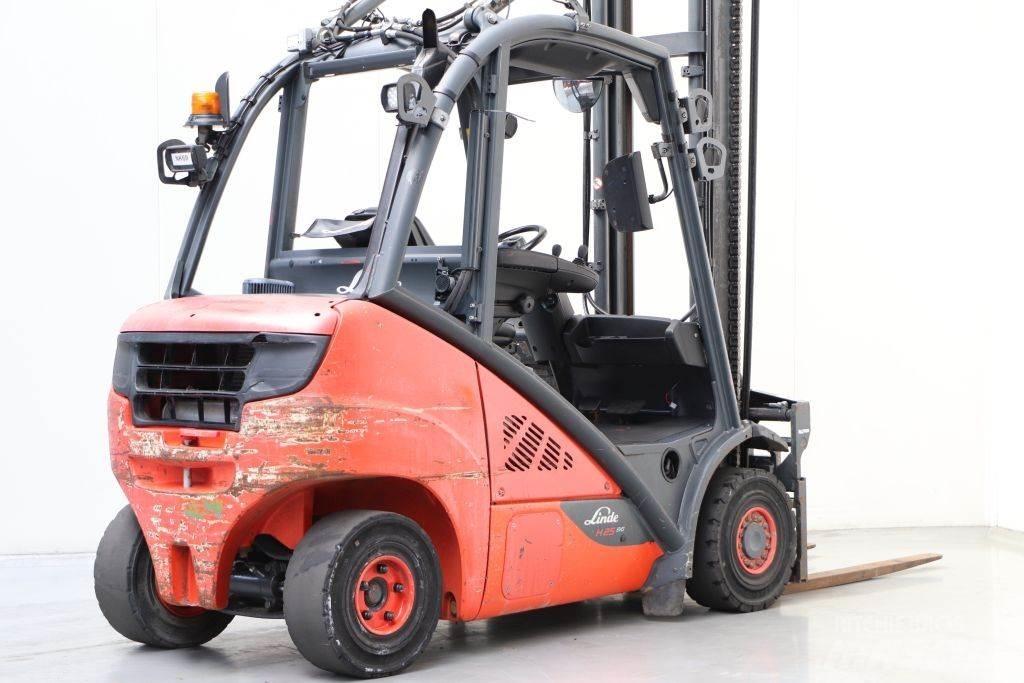 Linde H25D-02 Diesel trucks