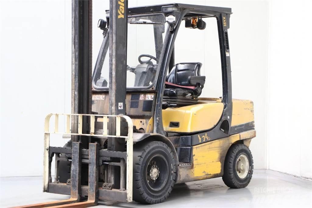 Yale GDP35VX Diesel trucks