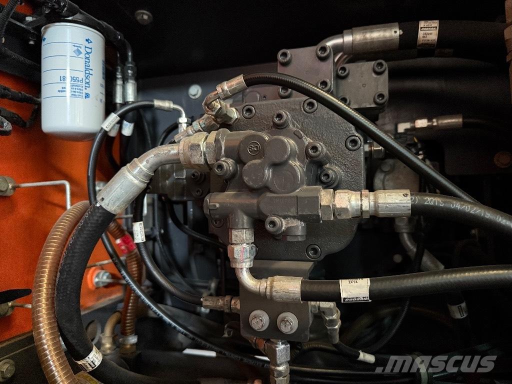  Dossan DX225Lc-5 Crawler excavators