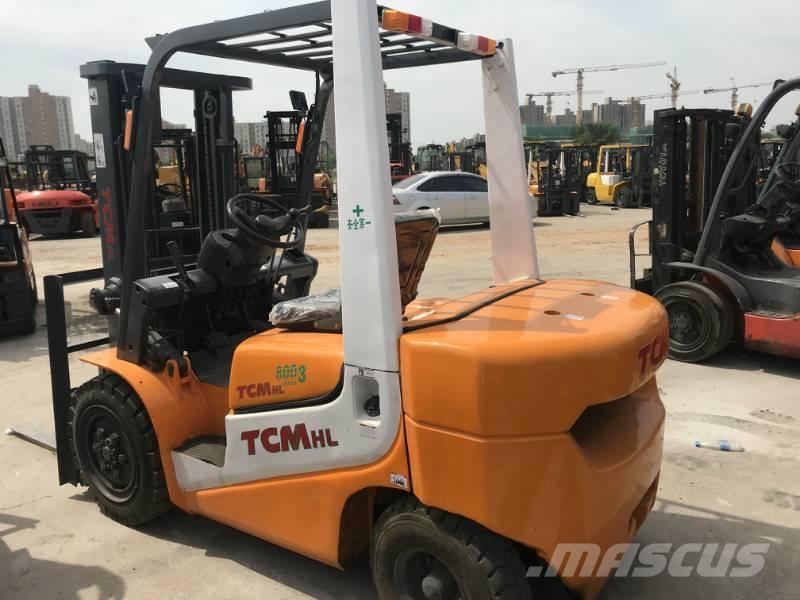 TCM FD30 Diesel trucks