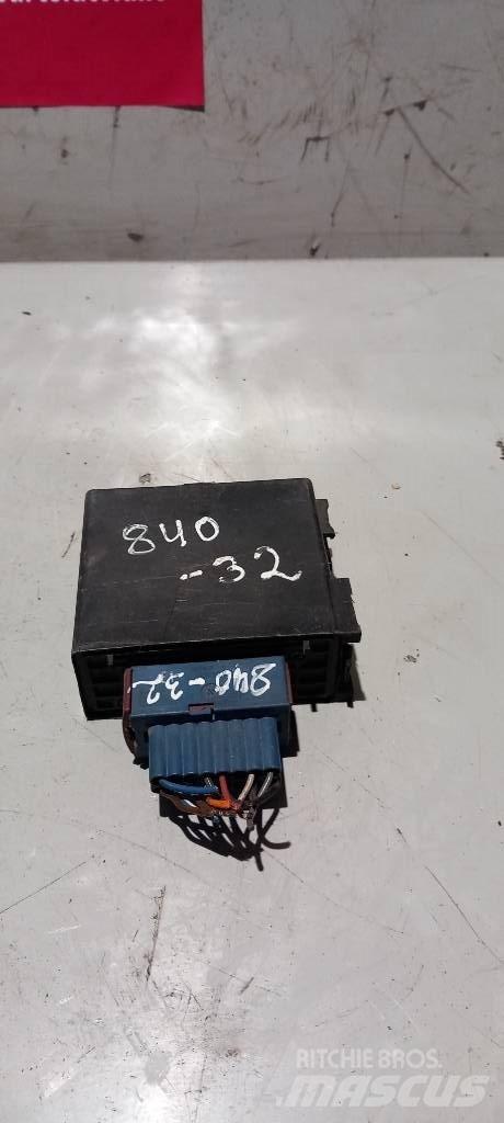 Scania P 94.  1361095 Electronics