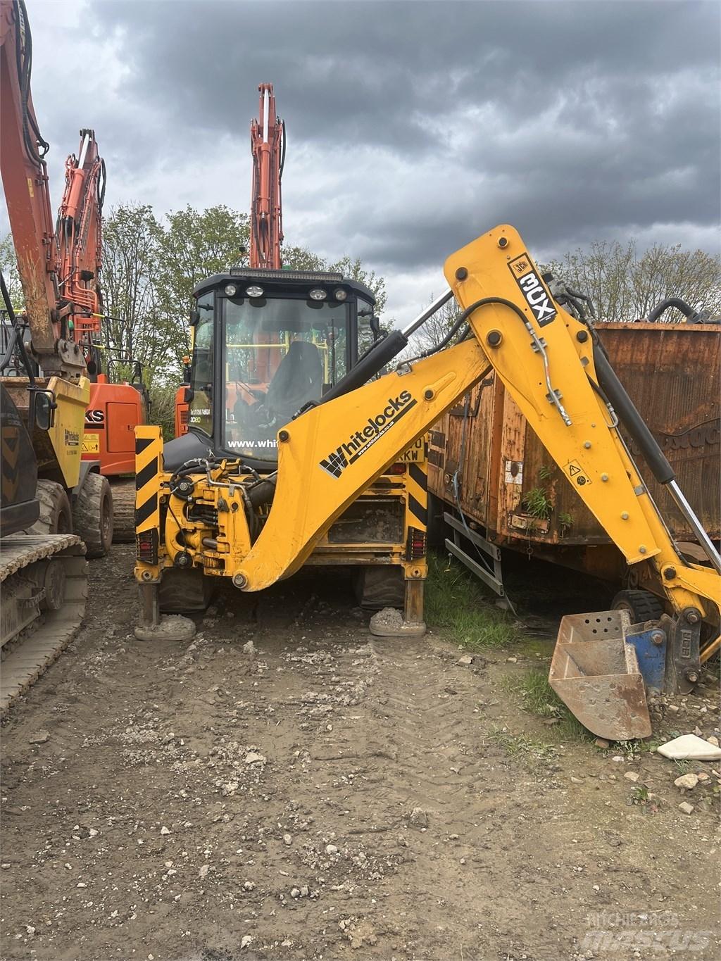 JCB 3 CX Backhoe loaders