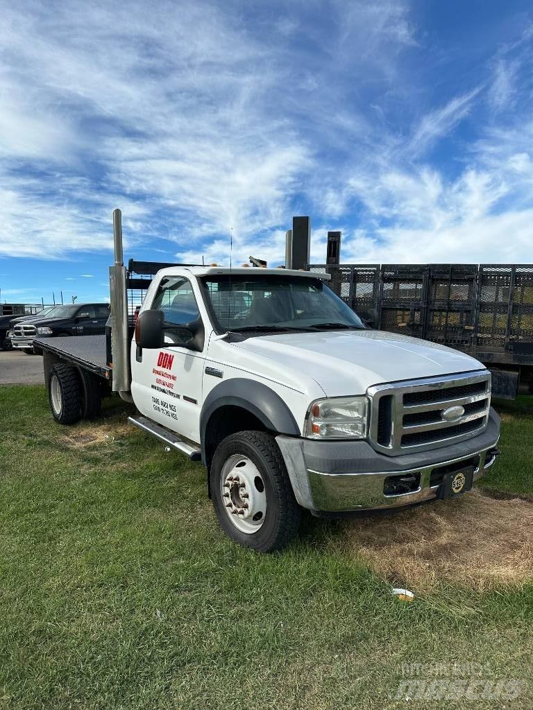 Ford F 550 XLT Flatbed / Dropside trucks