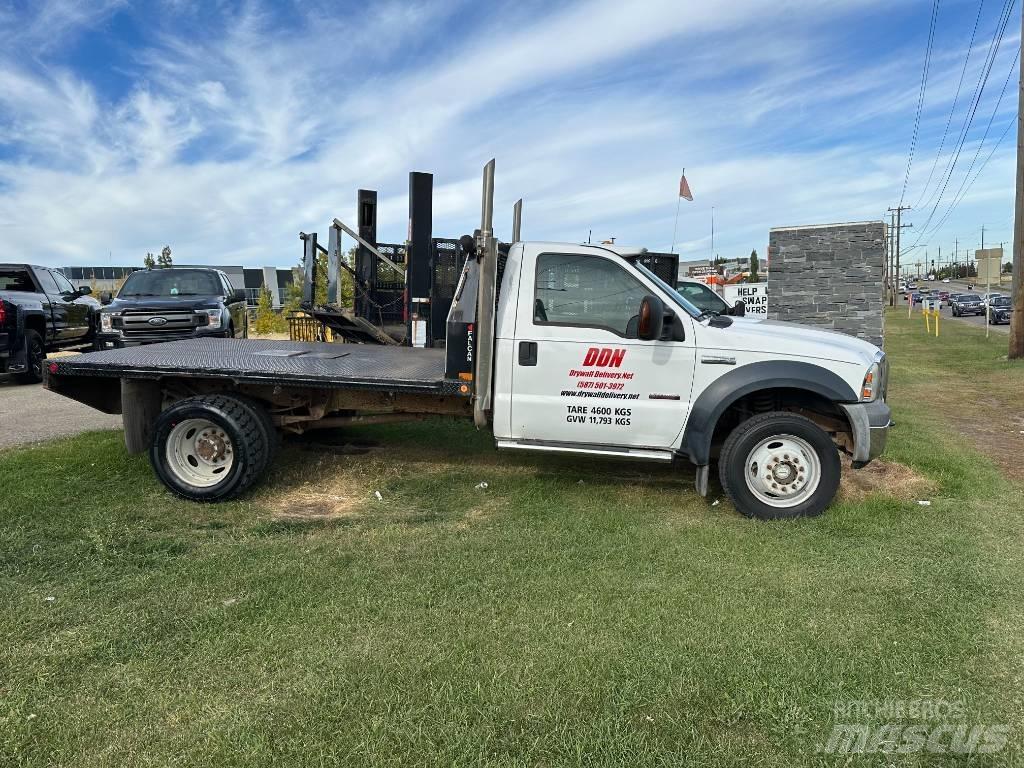 Ford F 550 XLT Flatbed / Dropside trucks