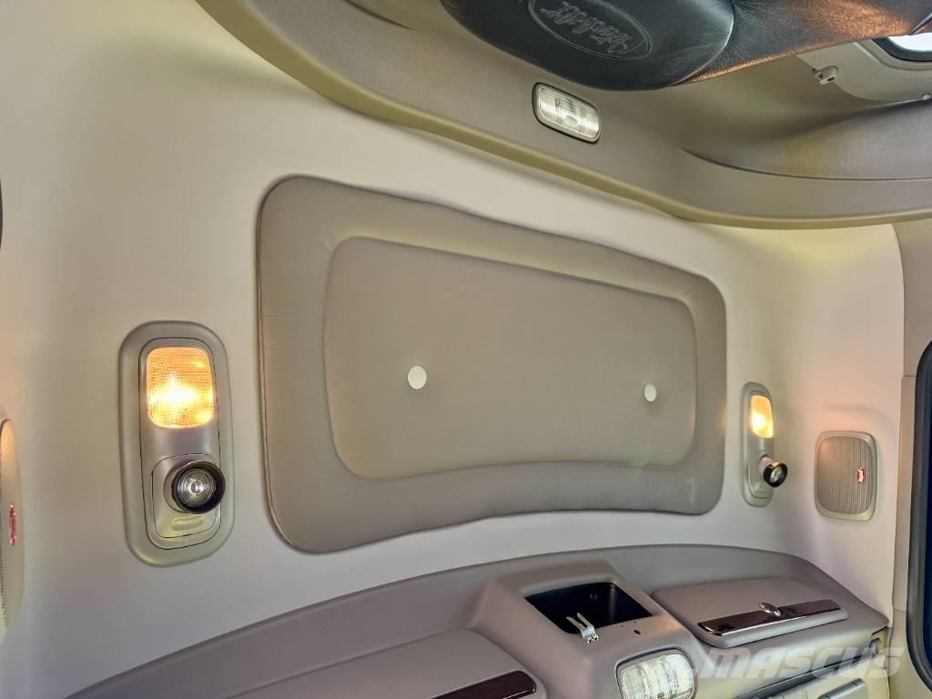 Peterbilt 389 Tractor Units