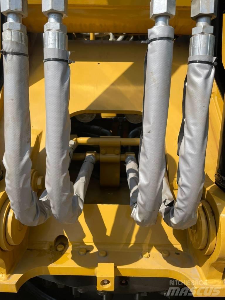 CAT 320 GC Wheeled excavators