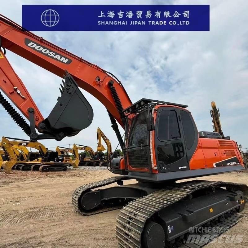 Doosan DX 225 Crawler excavators