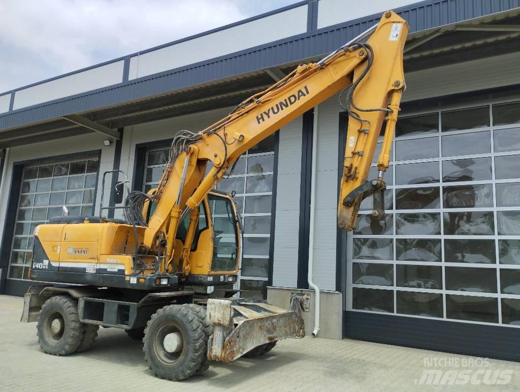 Hyundai 140W Midi excavators  7t - 12t