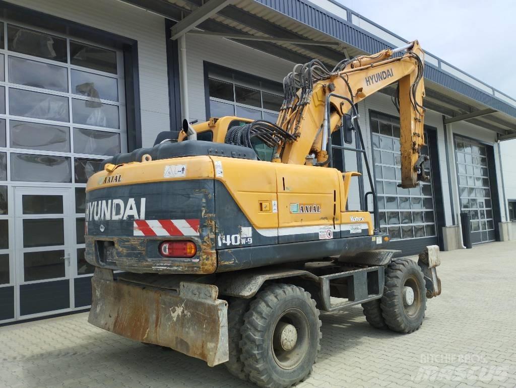 Hyundai 140W Midi excavators  7t - 12t