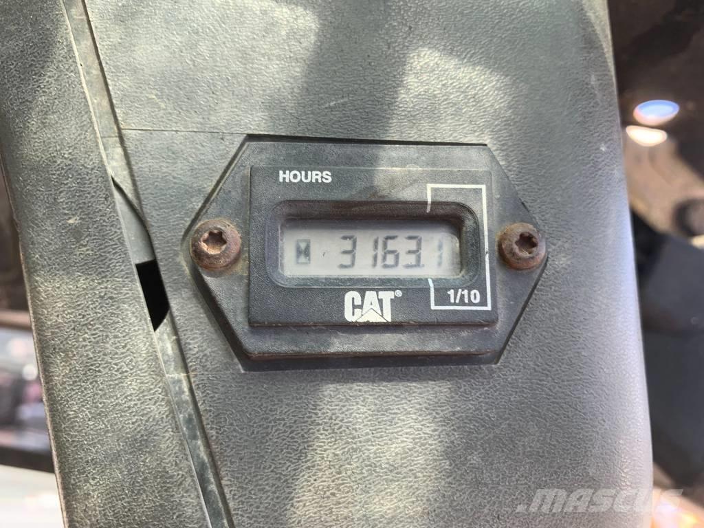 CAT 277 Skid steer loaders