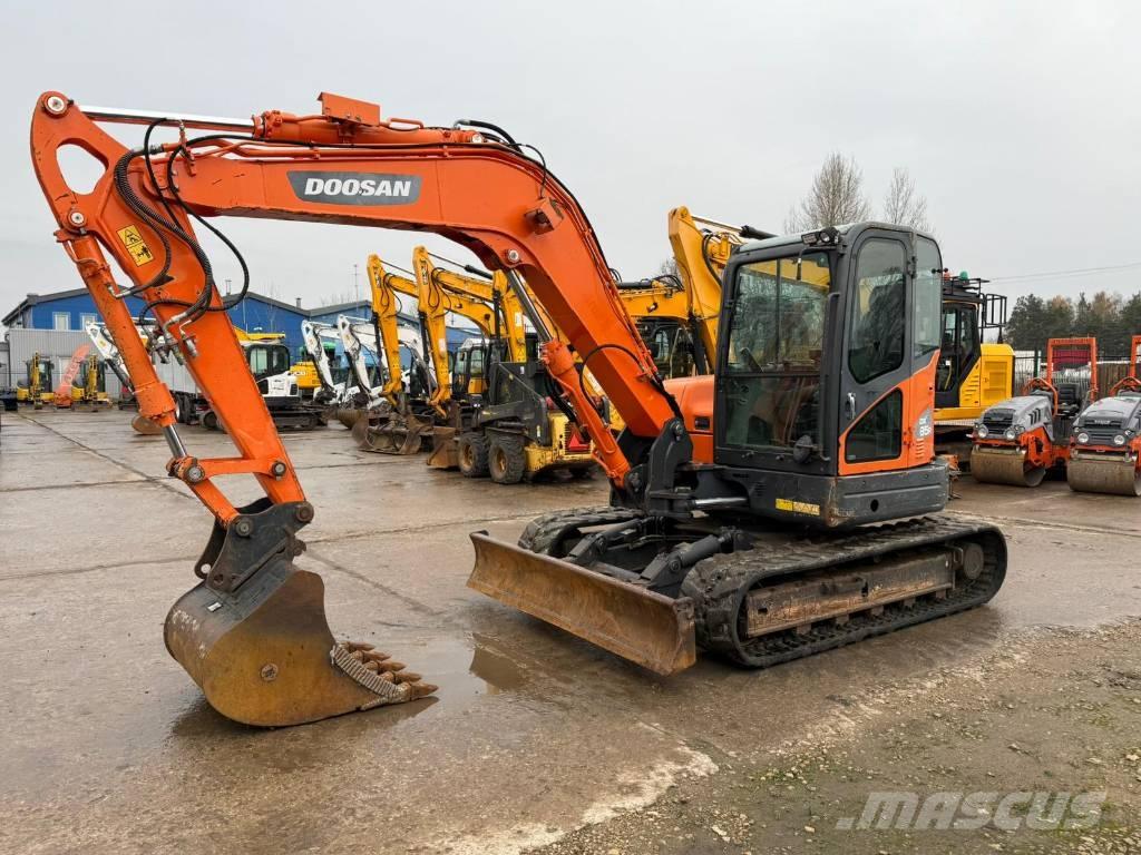 Doosan DX 85 R Midi excavators  7t - 12t