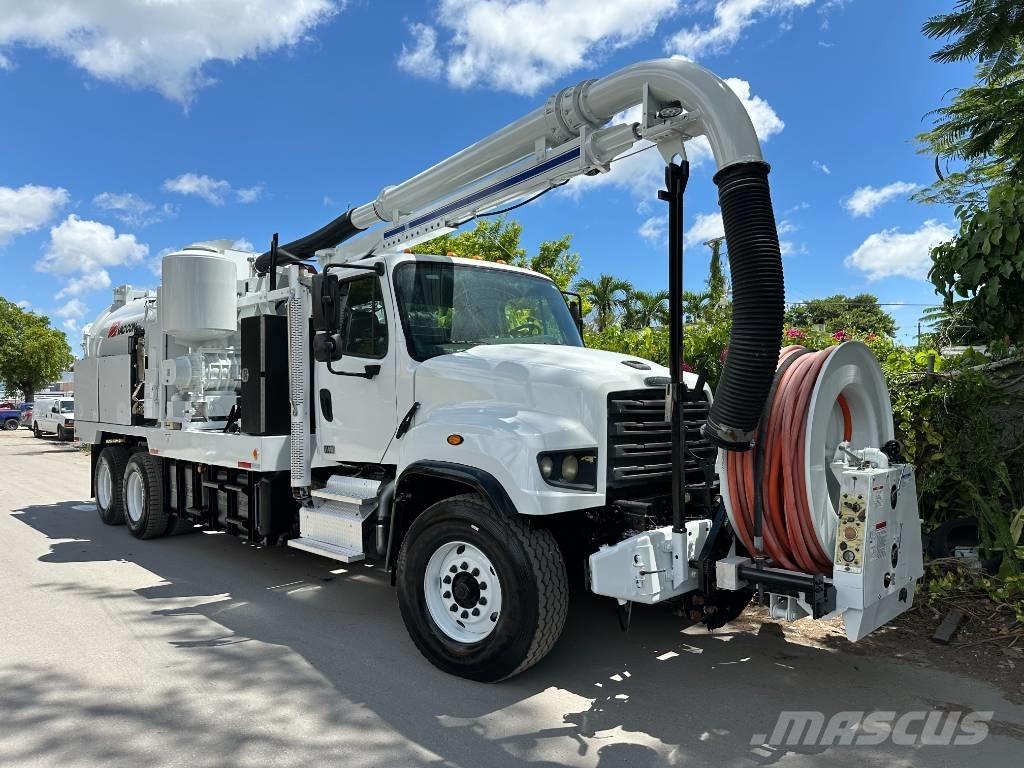 Freightliner 114 SD Combi / vacuum trucks