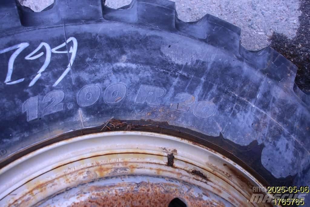 Michelin XMINED2 Tyres, wheels and rims