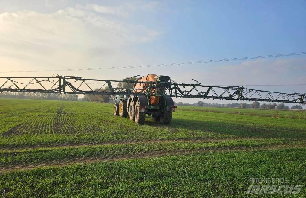Amazone UX 11200 Trailed sprayers