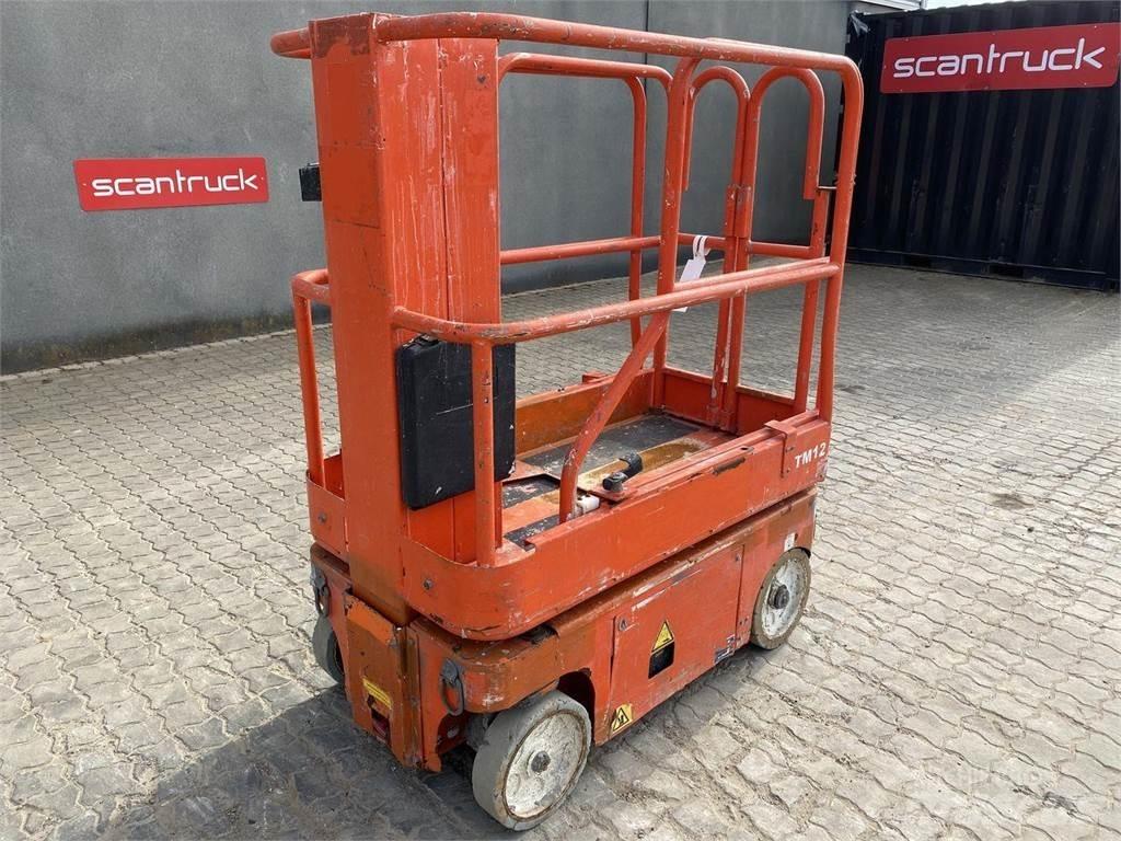 Snorkel TM12 Vertical mast lifts