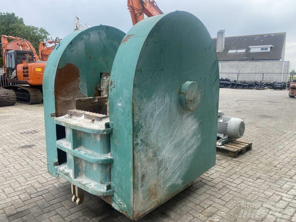 Kleemann Kaakbreker Pulveriser  (Demolition Crusher ) 
