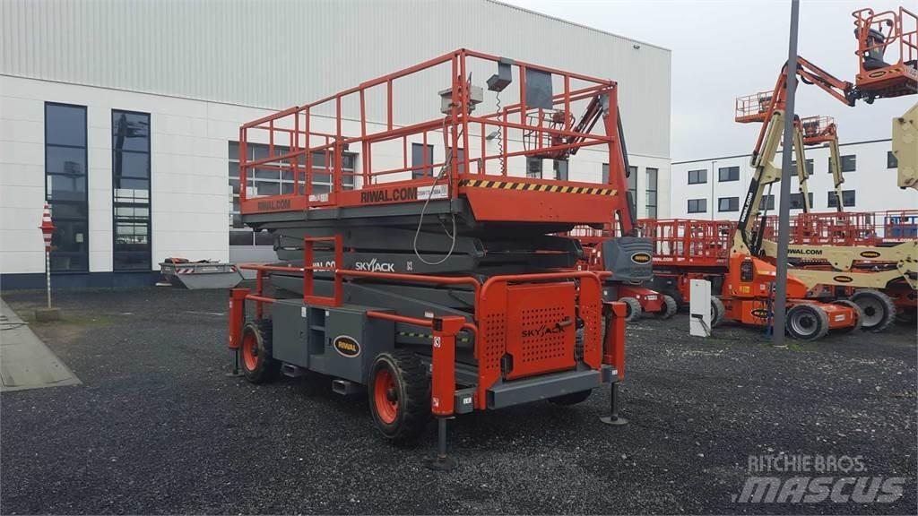 SkyJack 9250RT Scissor lifts