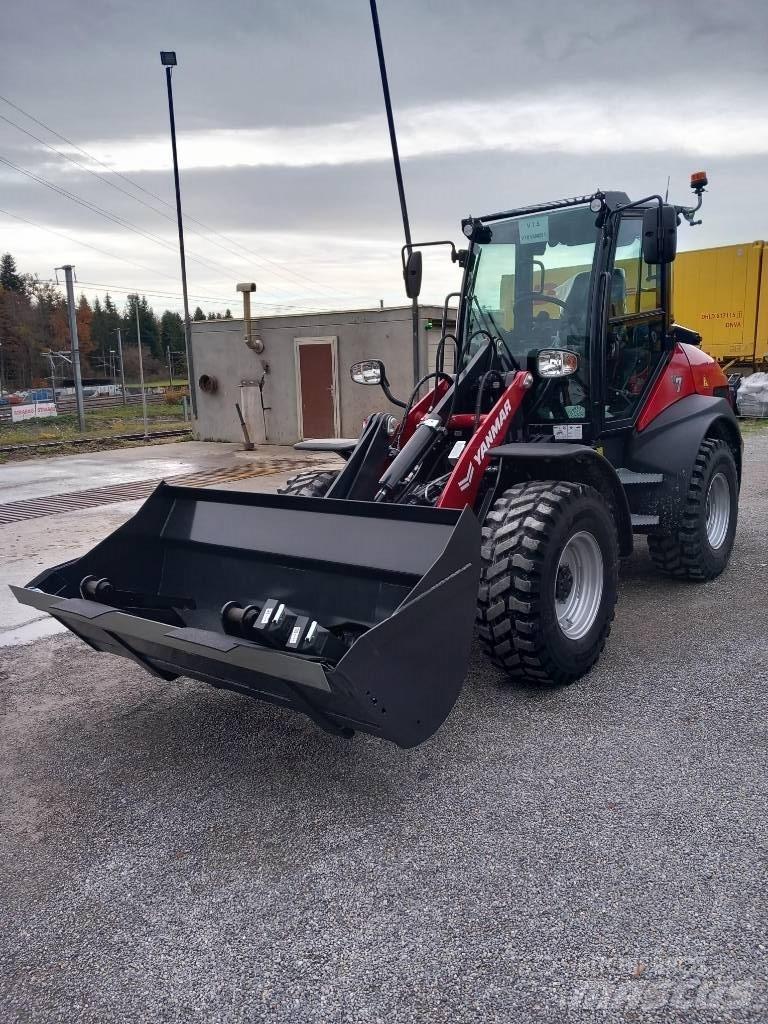 Yanmar V 7 Backhoe loaders