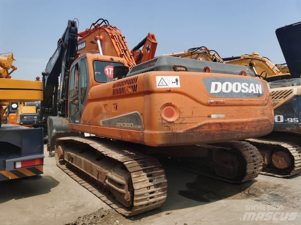 Doosan DX 300 LC Crawler excavators