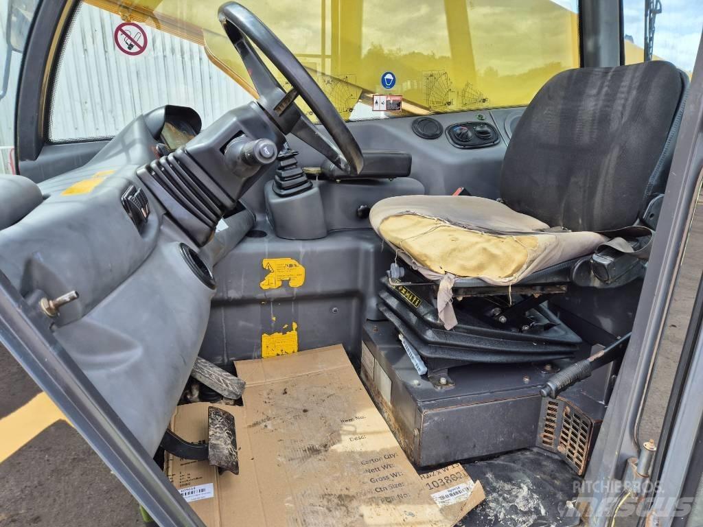 New Holland LM 1333 Telescopic handlers
