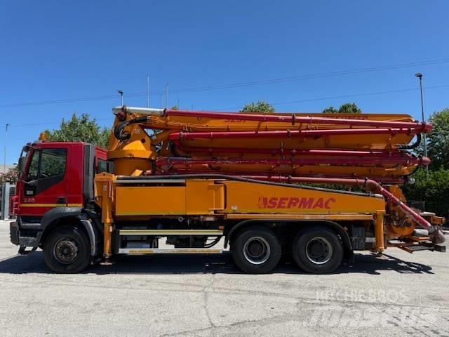 Iveco Trakker 350 Concrete pump trucks