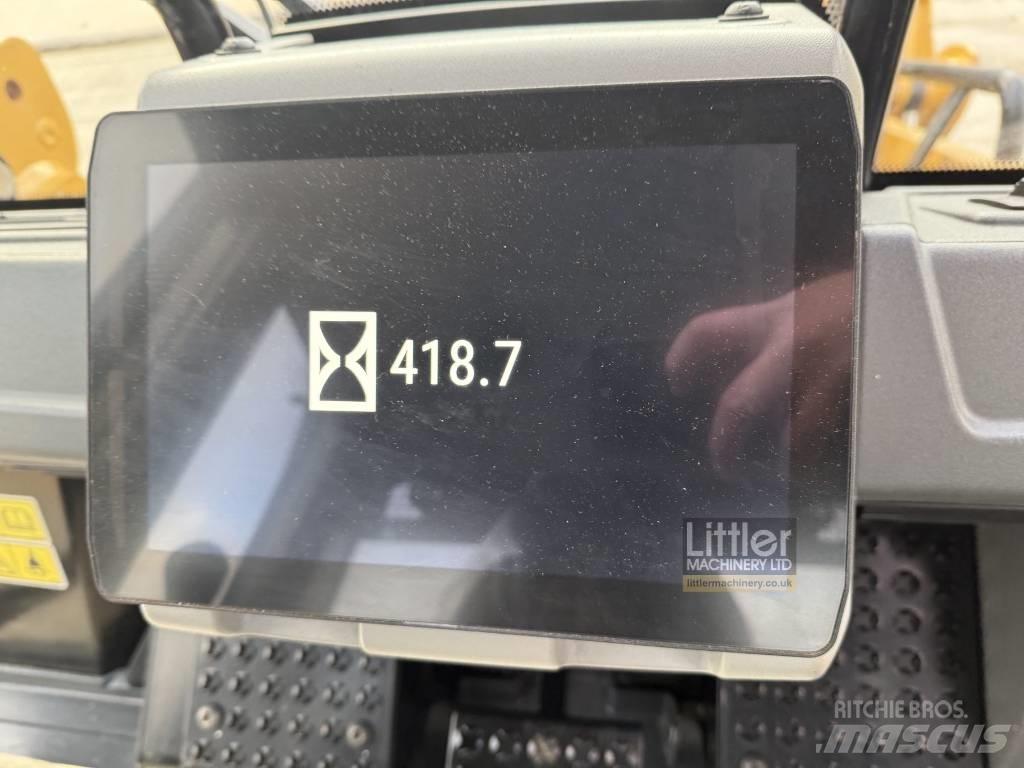 CAT 953 Crawler loaders