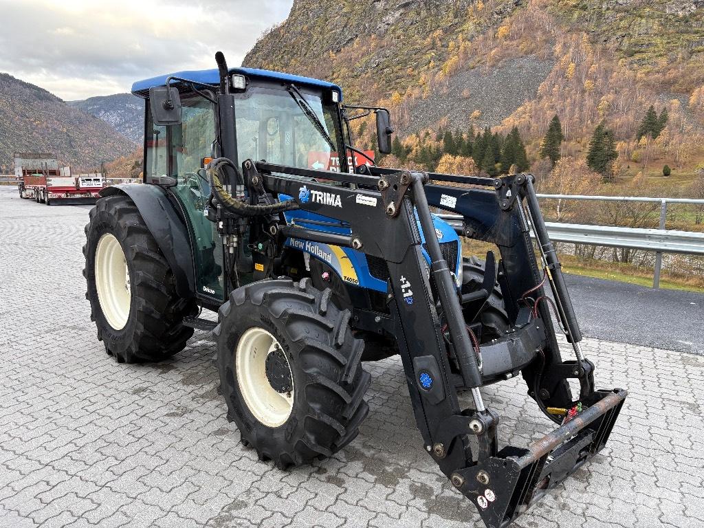 New Holland T4050 Tractors