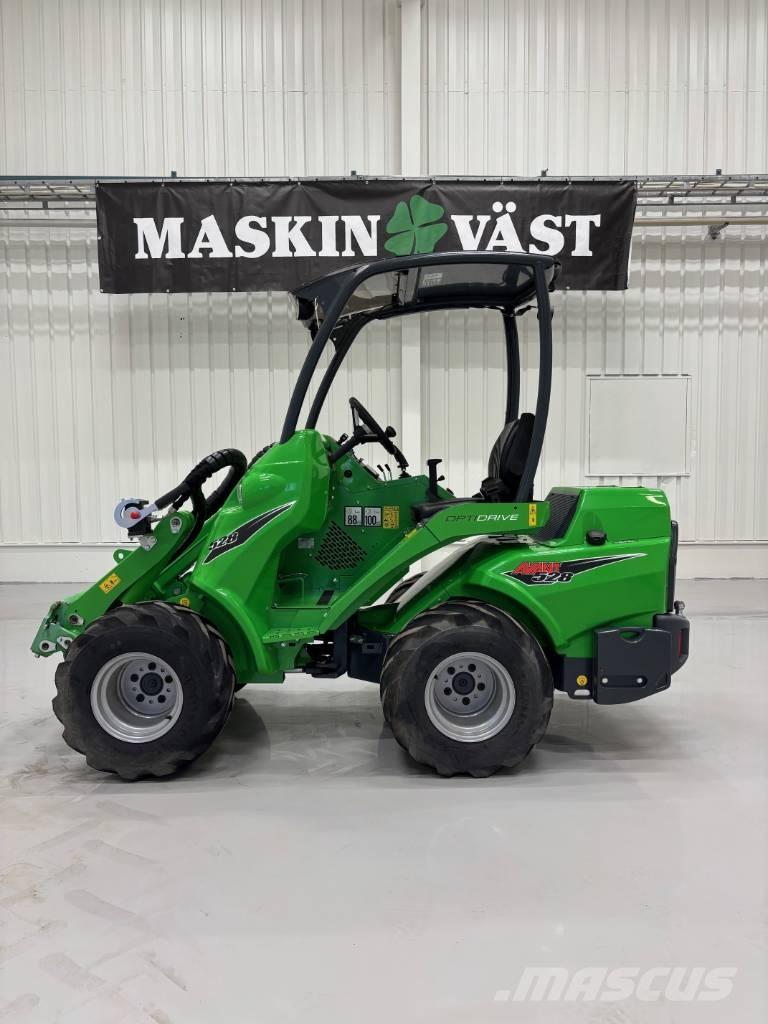 Avant 528 Multi purpose loaders