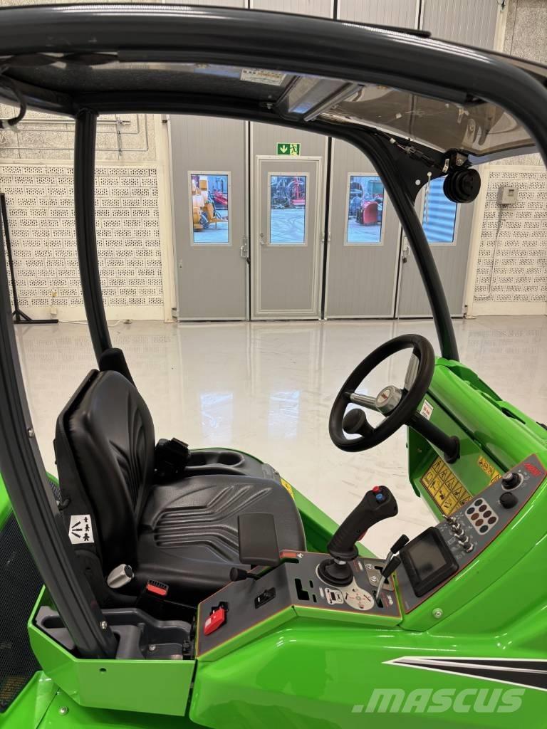 Avant 528 Multi purpose loaders