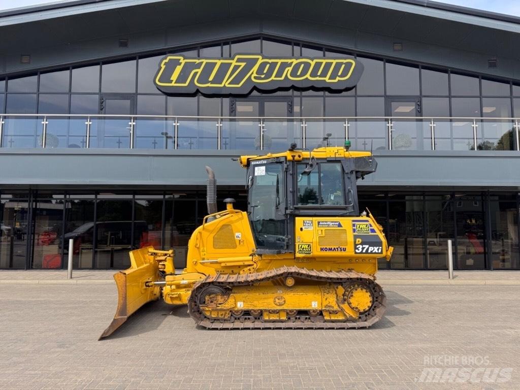 Komatsu D37PXi-24 Crawler dozers