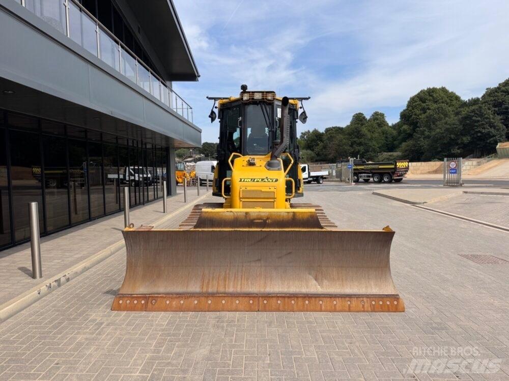 Komatsu D37PXi-24 Crawler dozers