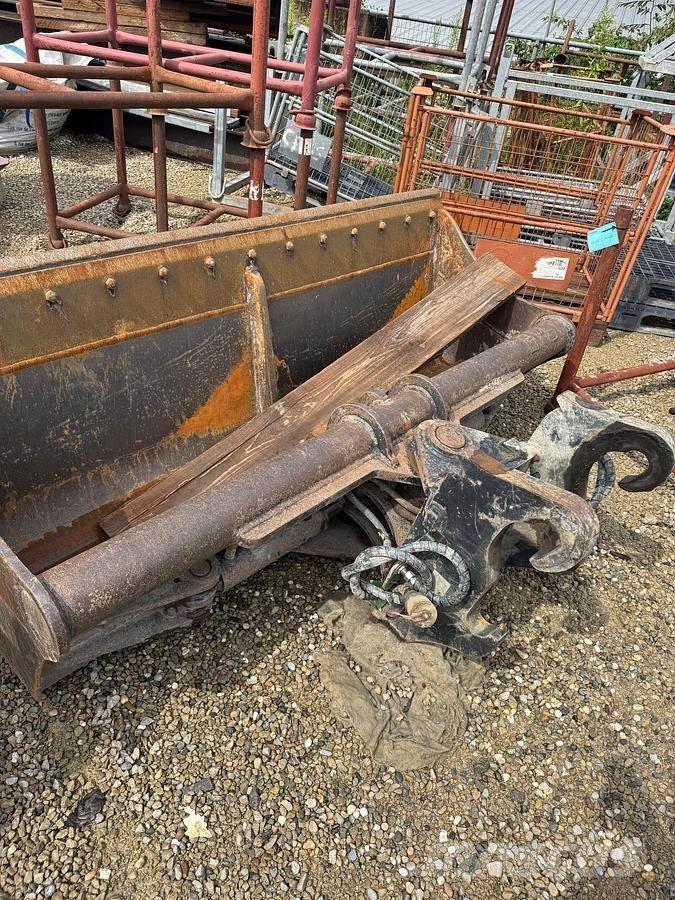 Mecalac 15MWR Buckets