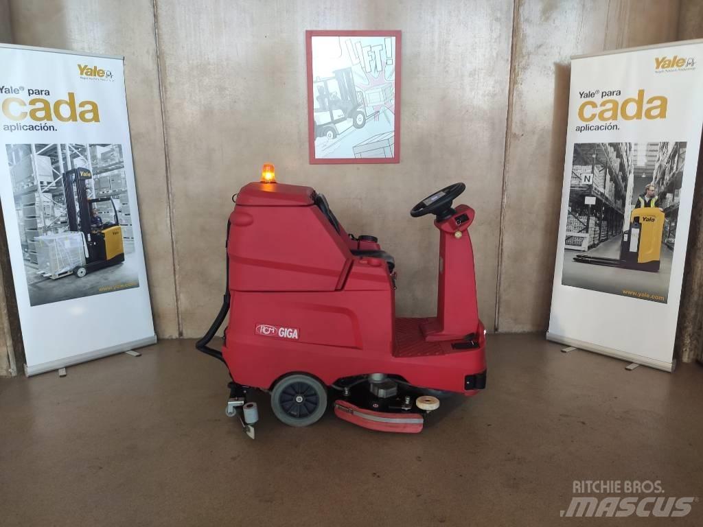 RCM GIGA Scrubber dryers
