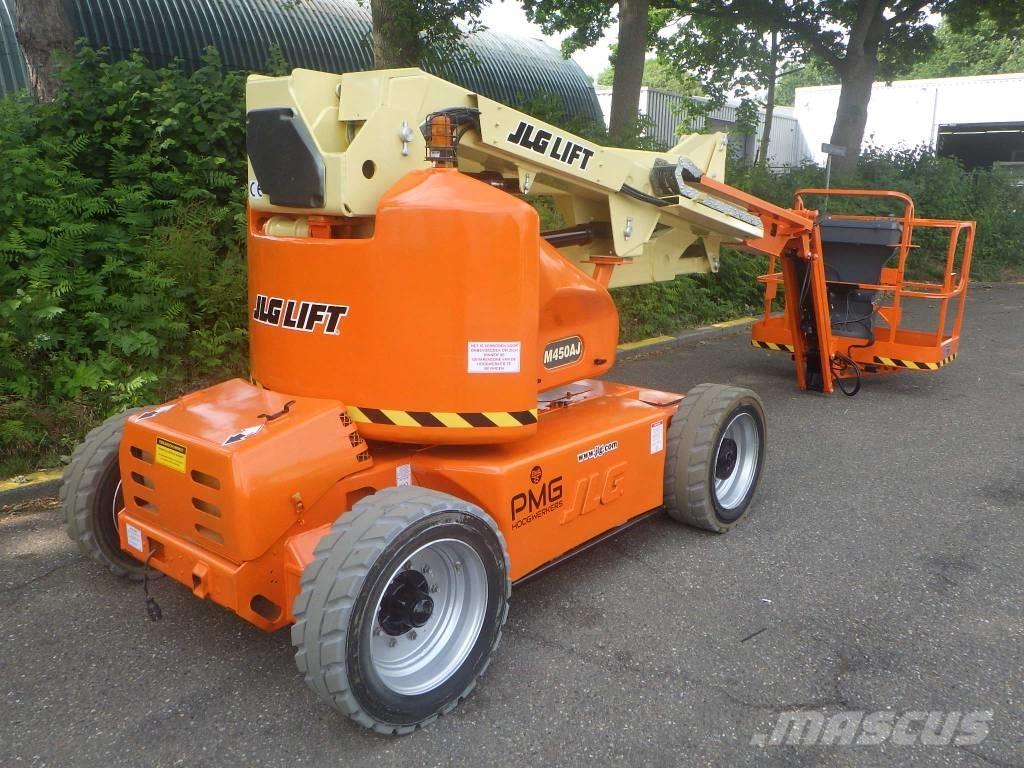 JLG M450AJ Articulated boom lifts
